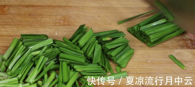 外婆教我拿手绝活，豆腐最好吃的做法，简单接地气，全家都爱吃！