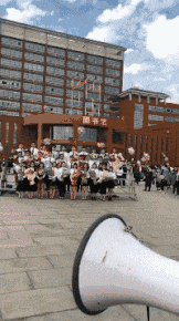 |搞笑GIF:厉害了,这样撩妹才叫帅!