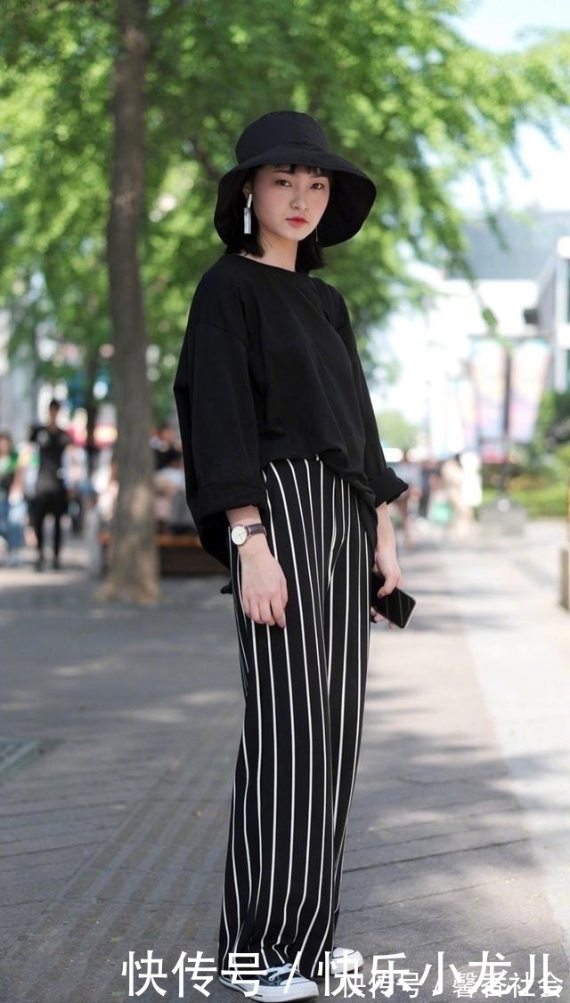 减龄|时尚穿搭,紧身裙搭配凉高跟鞋,简约大方,减龄的效果很好