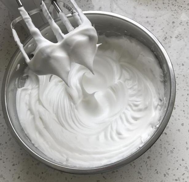 生日蛋糕自己做,想吃什么加什么,过一个不一样的生日