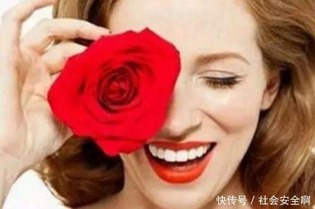 女人50岁绝经,并不是坏事,绝经后,2个问题会慢慢“溜走”