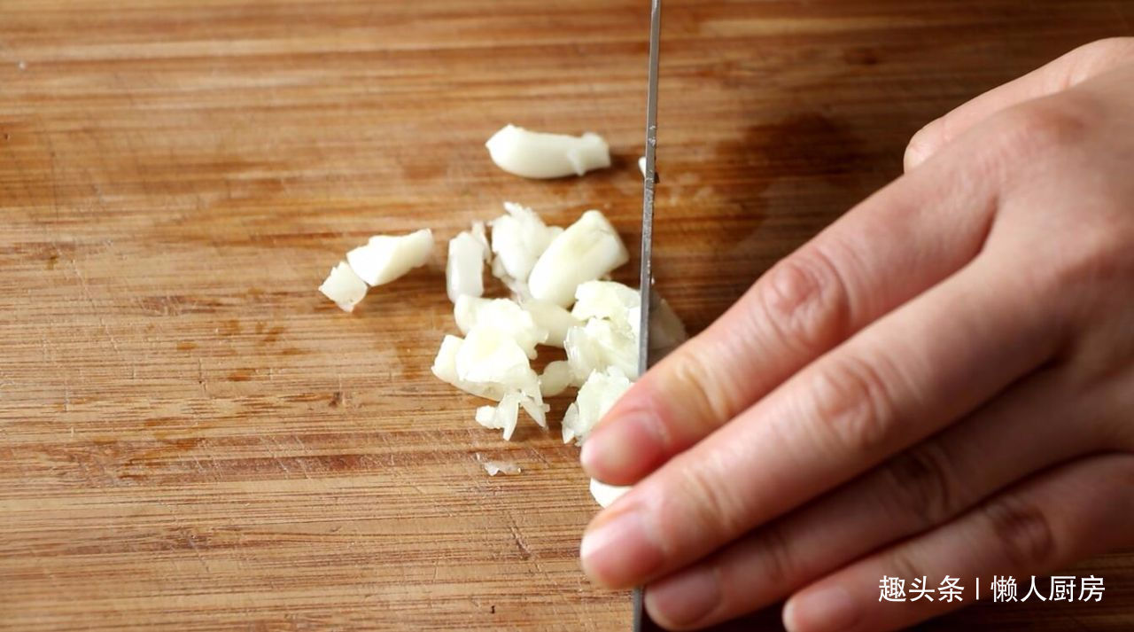 教你芦笋最简单的做法，一煮一淋两步搞定，口感脆嫩，营养不流失