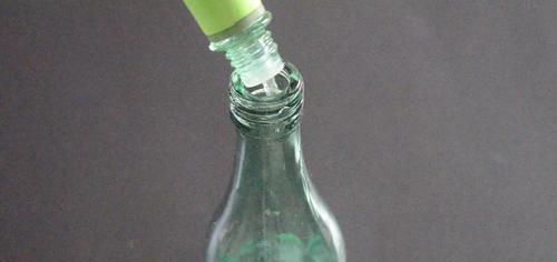 卫生间放一个白醋玻璃瓶真厉害,一年省下不少钱,全家人都夸好