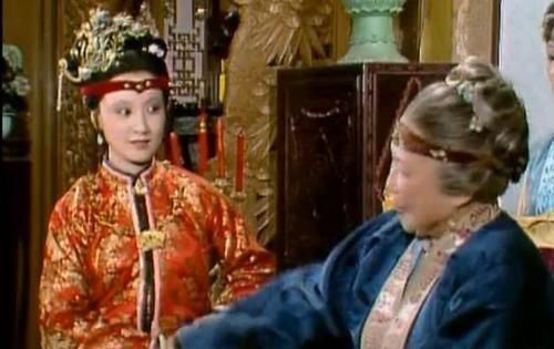 黛玉|不给宝玉过生日,不给黛玉过生日,贾母为啥给王熙凤过生日?