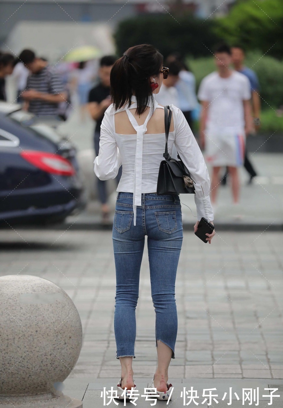 上衣|想这样完美的女孩儿？应该不缺男朋友吧，不然走路为什么这么自信