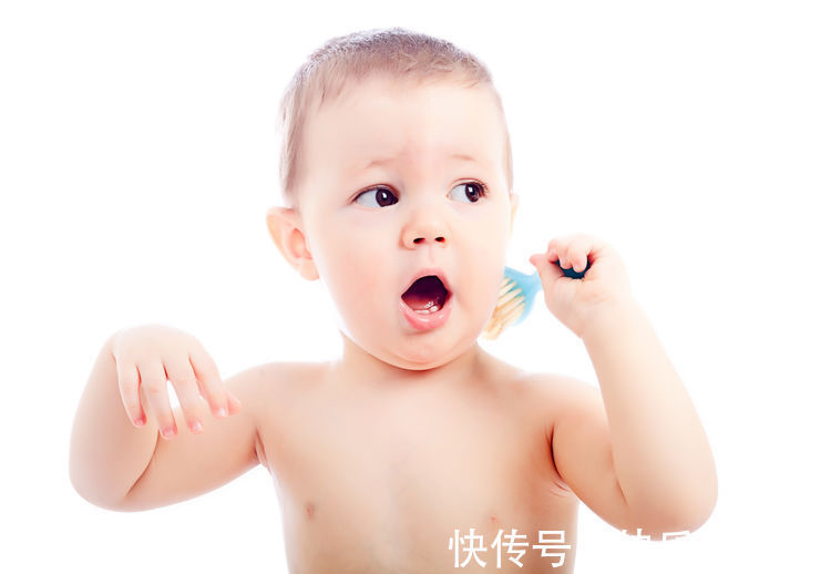 小宝宝|宝宝有12个“磨人”的特征,说明智商更高!妈妈别怕累反应高兴