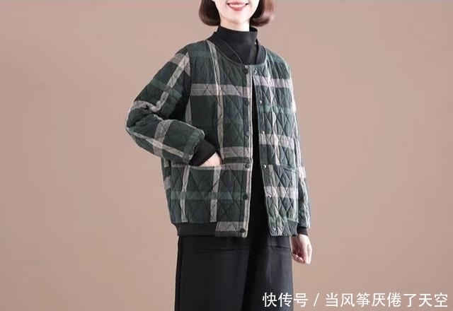  小立领|今年流行一种棉服：叫“飞行服”，时髦百搭又保暖，谁穿谁美