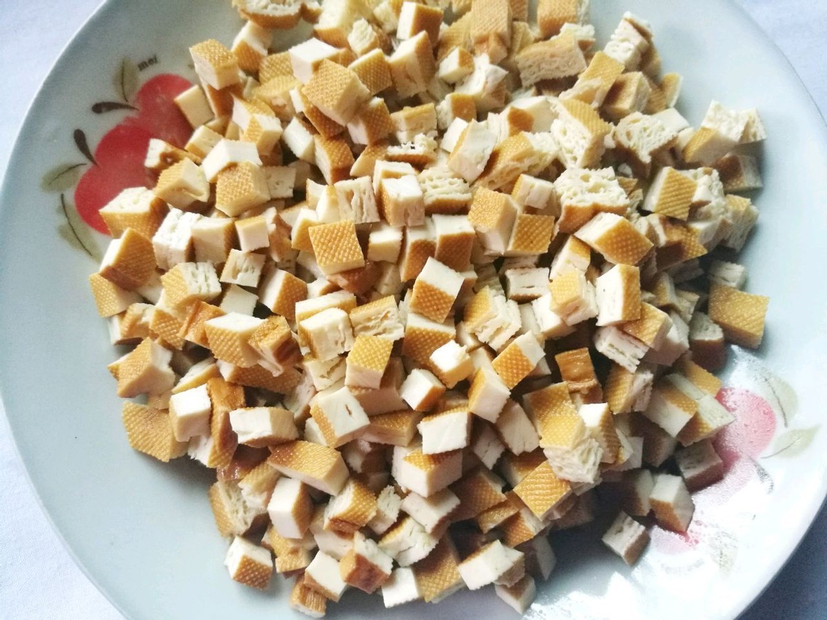 这道菜|香干搭配蒜薹，随手一炒就是一道下饭菜，大人孩子都爱吃