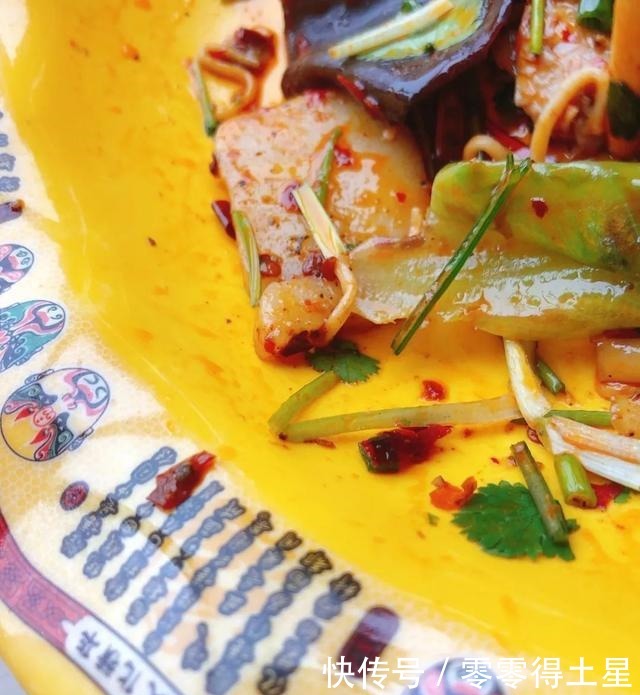  香锅|大学里的麻辣香锅，为什么都是女生在吃