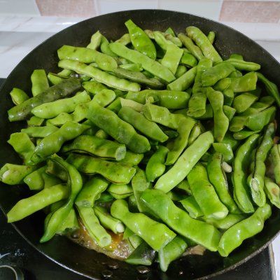 学会荤素一锅出~南瓜豆角炖肉，早餐不用愁