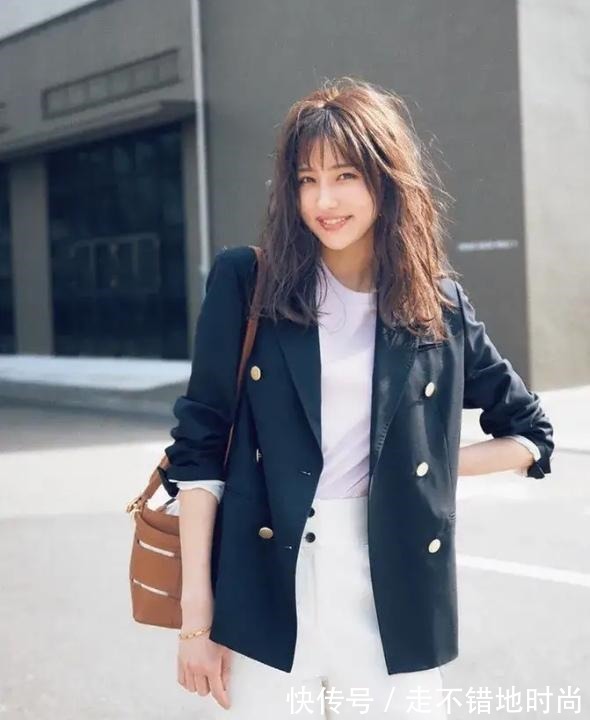 洋气 秋冬穿搭如何变洋气答案都在这本杂志里，每套配色都令人叹服！