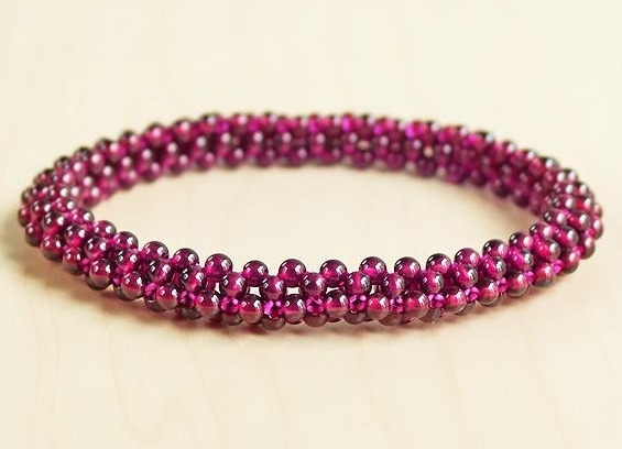 文玩石榴石的分类有哪些?