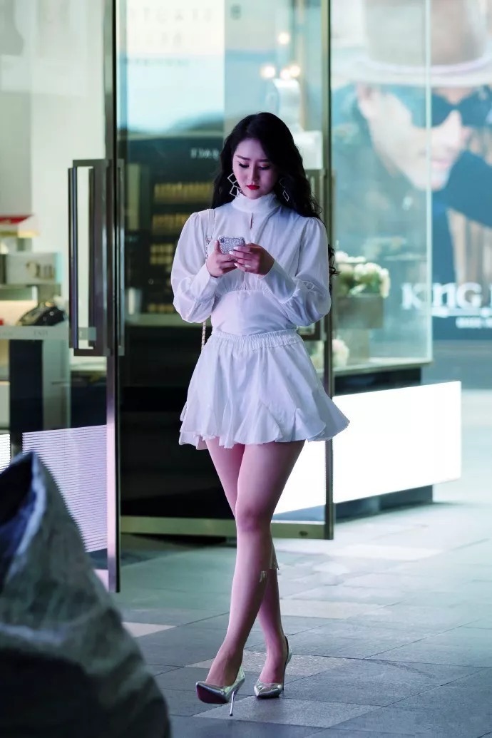 气质|时尚高跟鞋穿搭,凸显出女性优雅的气息