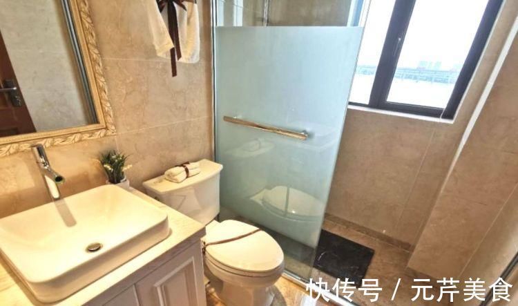 主卧室|132㎡轻奢三居室,南北通透双阳台,朋友说这套房子可以打99分