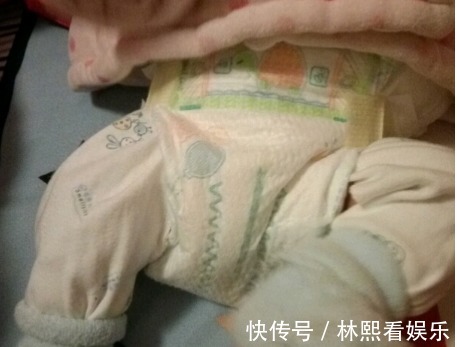 o型腿|到这个年龄的宝宝,需要拒绝纸尿裤了,家长别光顾方便而影响孩子
