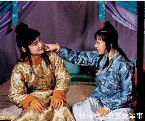 王夫人|薛宝钗吃的冷香丸是假的,答案藏在药方里,林黛玉一句话点破谎言