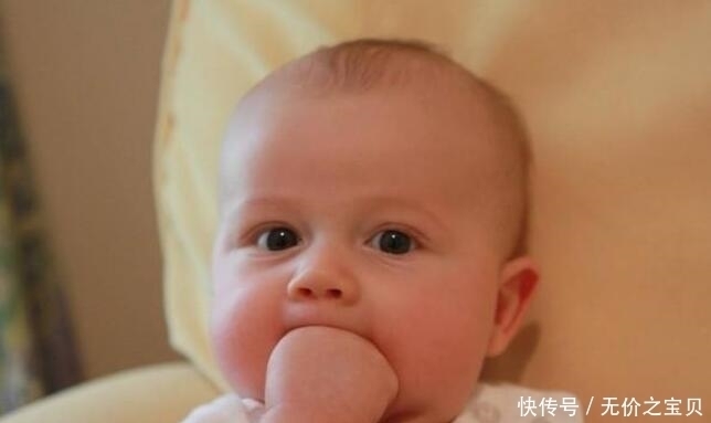 小手|这个时期，宝宝吃手越吃越聪明，若错过就可惜了！你家做对了吗？