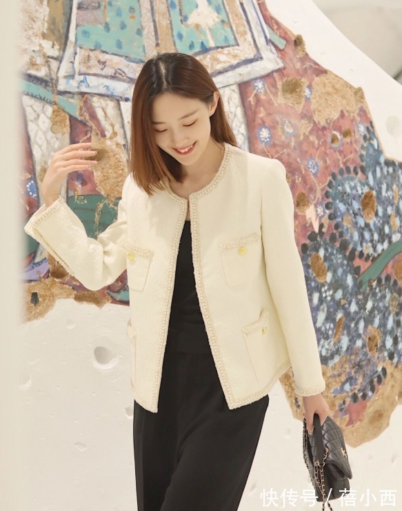 气质|再冷也不能乱穿衣,气质女性给自己买这4件外套吧,时髦有气质!