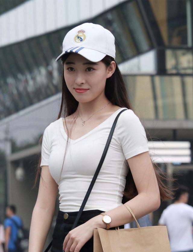  美女|街拍: 这种气质的美女, 看一眼就会想保护她