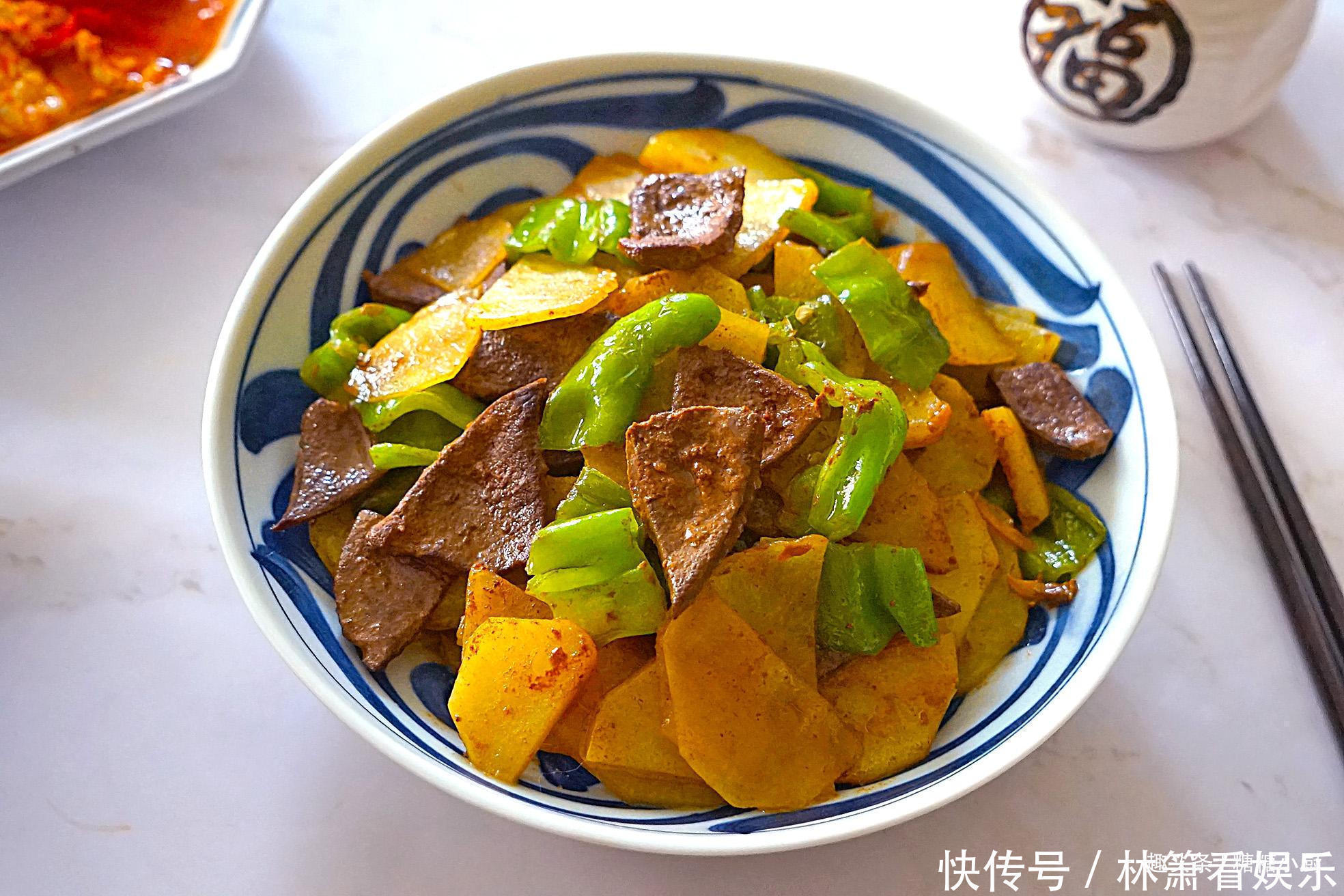 一家四口人，午餐只炒了三道菜，婆婆说比吃大鱼大肉更对胃口