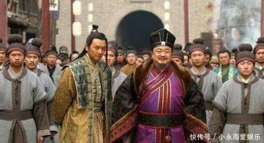 穷秀才@富人炫富写对联,穷秀才看不惯加了一笔,意思竟截然相反