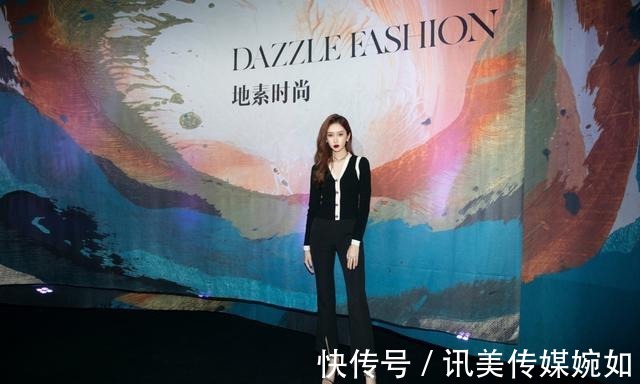 刘令姿|都说刘令姿是“超模身材”,穿针织衫配长裤比例惊艳,优雅又干练