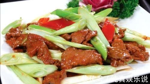 炒菜|炒菜50年大厨不管炒什么菜,出锅放10克“它”,立刻又香又入味
