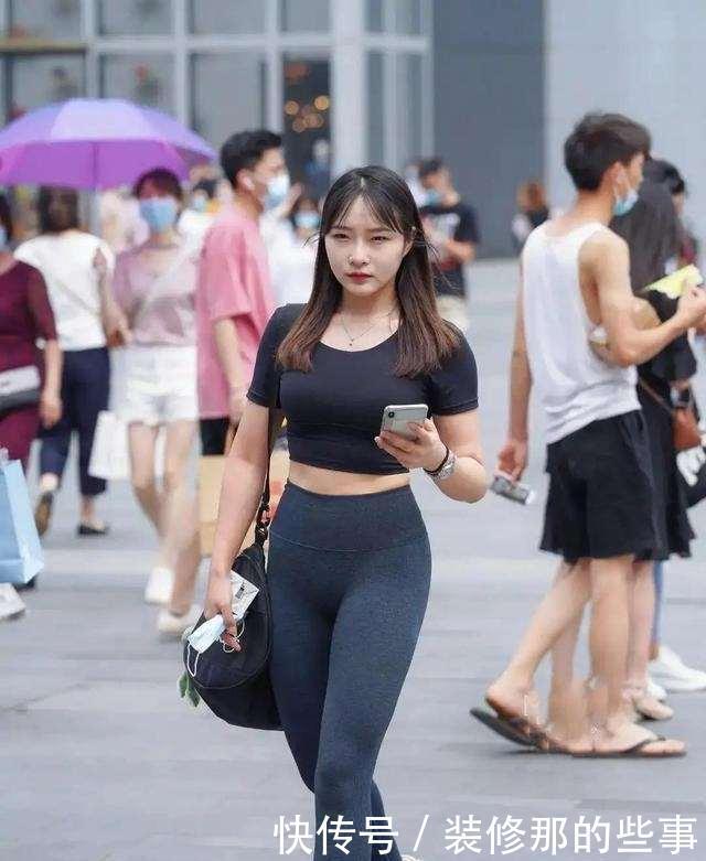 上衣|简单搭配的打底裤上身特别洋气,充满时尚浪漫的气息,富有质感