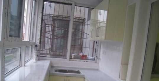 承重墙|老公一意孤行把阳台改成厨房,没想到楼下邻居天天上门来投诉