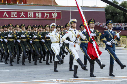 祝福|国庆天安门广场升旗仪式！祝福祖国！