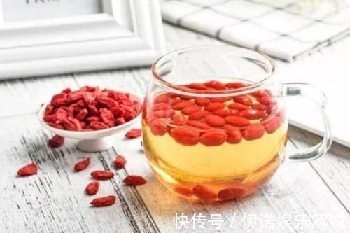 枸杞泡水|枸杞泡水喝时,一定不要犯此些错误,多数人不清楚,喝了相当白喝