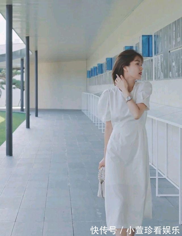 极简|会穿衣搭配很关键,不知道怎么搭配的女生,可以选择极简穿搭风格