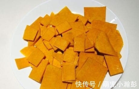 小米粥怎么煮也不出米油?掌握3点小技巧,米粥香浓粘稠,米油多