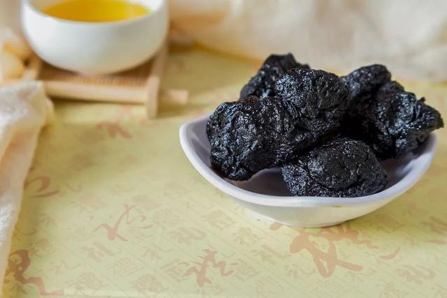 枸杞泡水|枸杞泡水喝，别犯两个错，不然营养都浪费了！但怎样吃更好