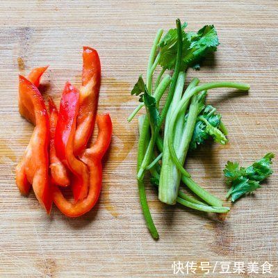 紫林陈醋|#夏日开胃餐#照烧酱吸汁荞麦面藕，低脂肪又健康的减肥食品