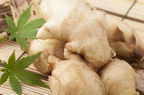 调味品|生姜的4个错误吃法，严重危害健康，尤其最后一个，还有患癌风险