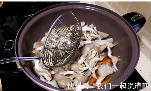 蘑菇|白菜最新做法，不炖豆腐，不凉拌，不放一块肉，比吃肉香，特解馋