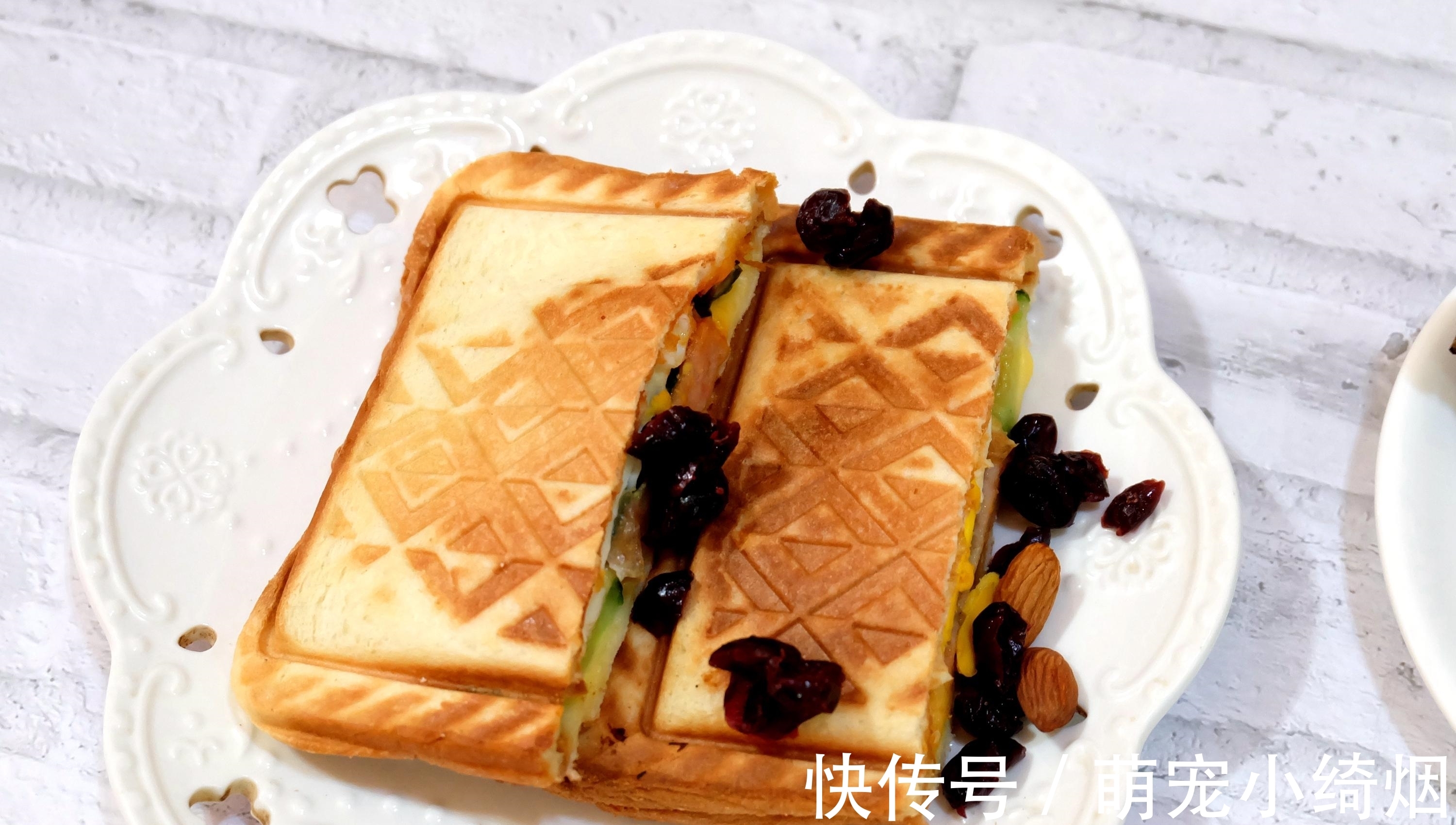 小学生假期早餐晒一晒，勤快妈妈换着花样做早餐，厨房神器用处大