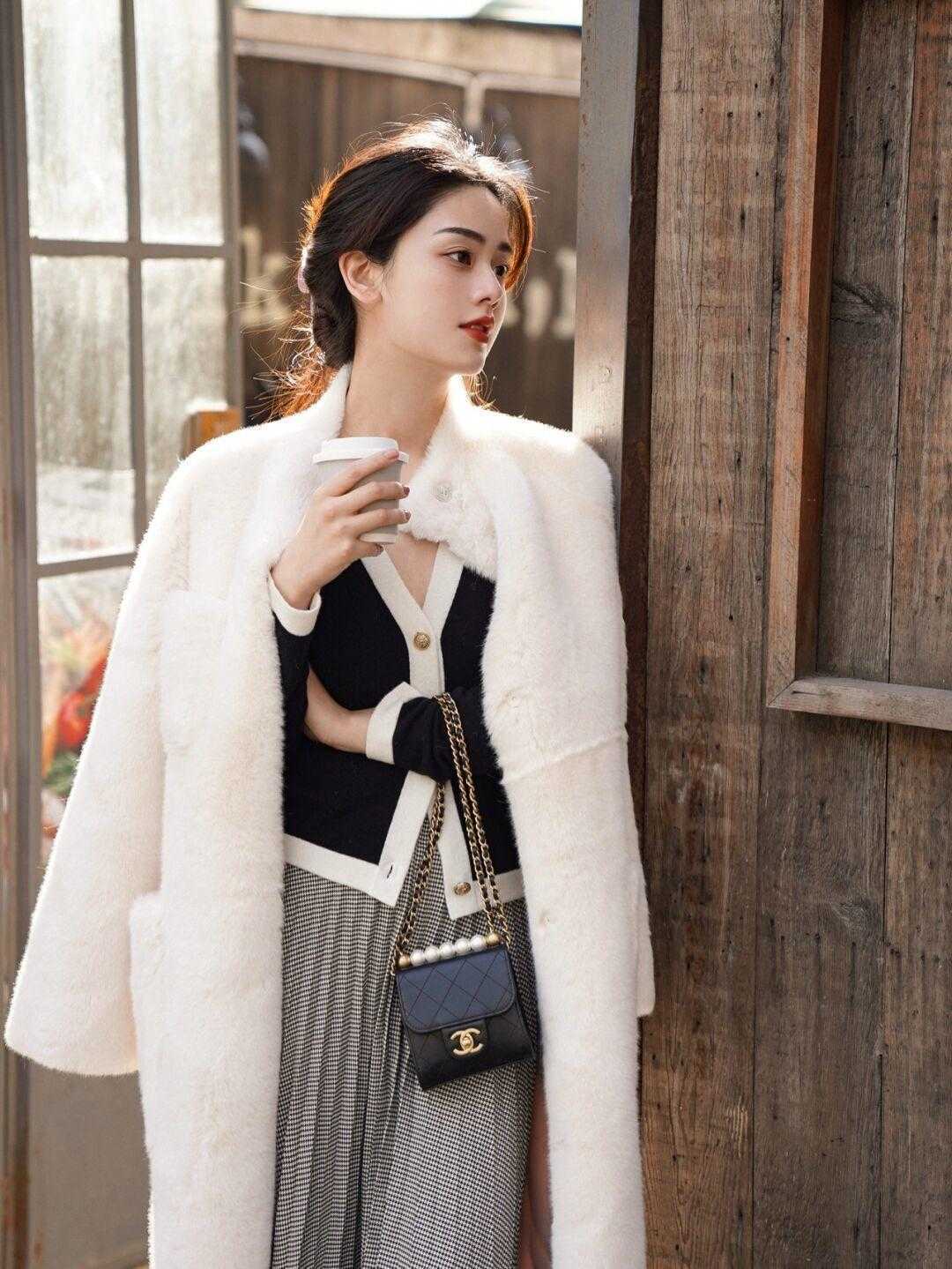 小姐姐 天寒地冻,入手这4款大衣可盐可甜又百变,还保暖,过年穿正好!