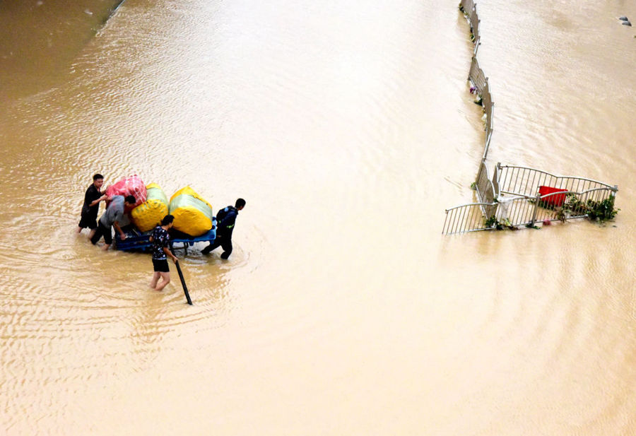 强降水|风雨揪心 救援同心——新华社记者多路直击河南强降水