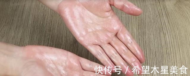 去皮|山药去皮不用戴手套,只需一根筷子搞定,手不粘也不痒,简单实用!