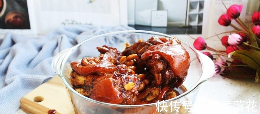 猪手|黄豆炖猪手,满满的胶原蛋白,鲜嫩软烂,吃着太过瘾了!
