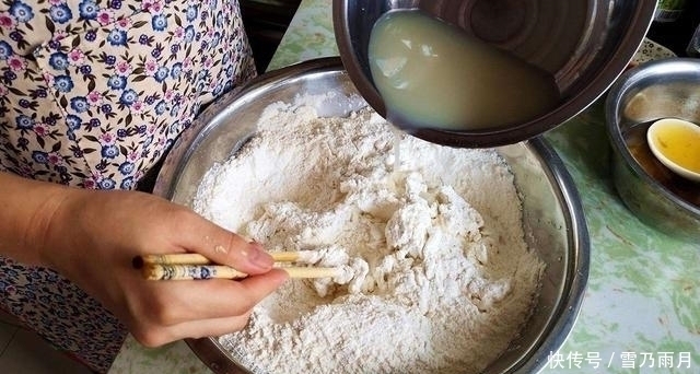 冰箱|保存馒头不要直接放冰箱,教你一招,放半个月也不发霉,不干硬