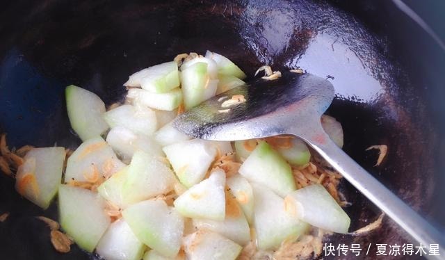 鲜香|立夏后宁可不吃肉,也要吃这瓜,和虾皮一起烧,鲜香味美超下饭!