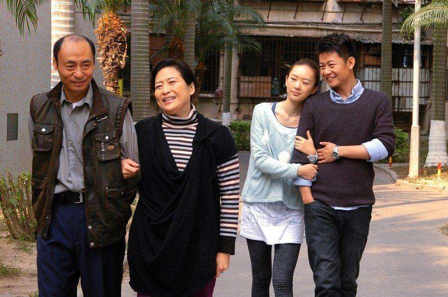 晚年生活|只生一个孩子的父母,晚年生活真的很“苦”吗事实恰恰相反