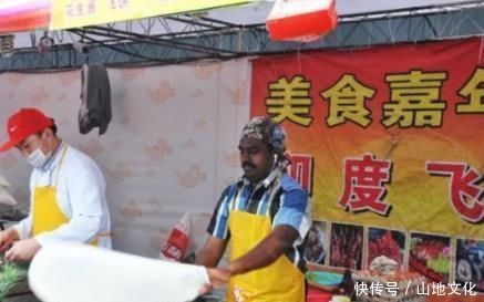 印度“厨神”中国做飞饼,精致无比却无人敢吃,网友打道回府吧