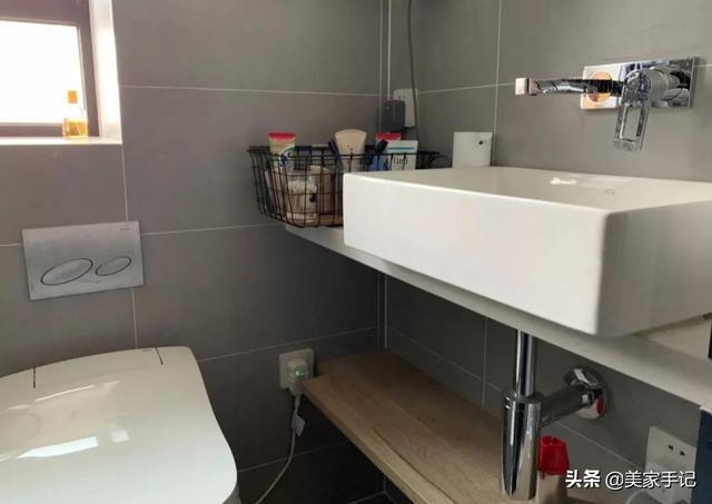 玄关|40㎡你觉得小她却改成2室1厅外加1个衣帽间，全屋复古高级晒晒