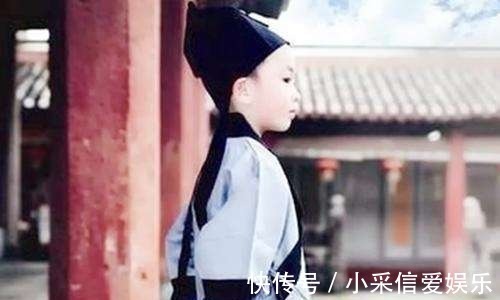 上联!巡抚出一对联,在场官员无人对,8岁男童巧答下联,后成一代名相