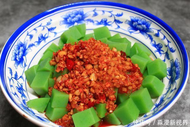  水分|买黄瓜时，挑直的还是弯的，学会这3招，黄瓜新鲜，水分多