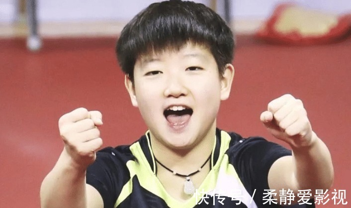 总决赛|国乒归来!孙颖莎行李多,樊振东红包抢镜,球迷呼吁隔离期直播